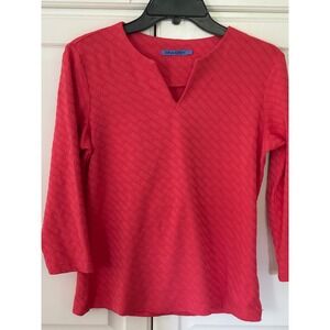 J McLaughlin Red Textured V Neck 3/4 Sleeve Top Size Small